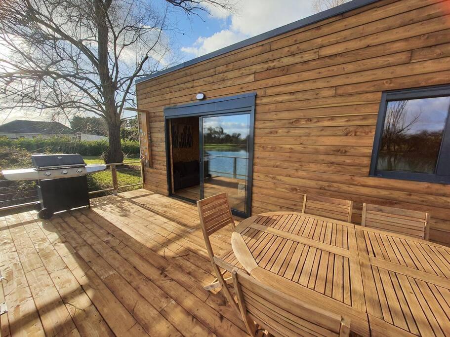 Chalet Les Pieds Dans L'Eau La Campagne A La Ville Saint-Doulchard Exterior photo