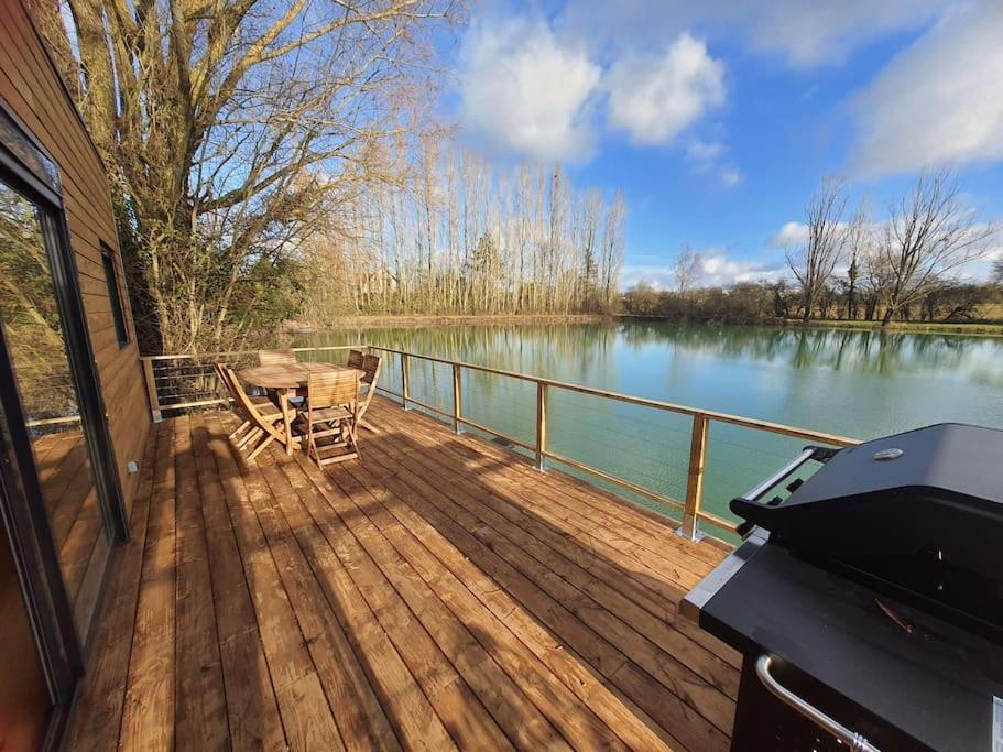 Chalet Les Pieds Dans L'Eau La Campagne A La Ville Saint-Doulchard Exterior photo